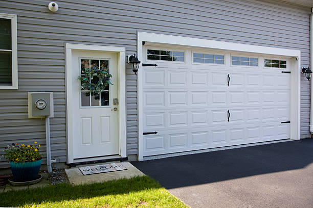24/7 Emergency Garage Door Panel Replacement experts in Palmetto, FL